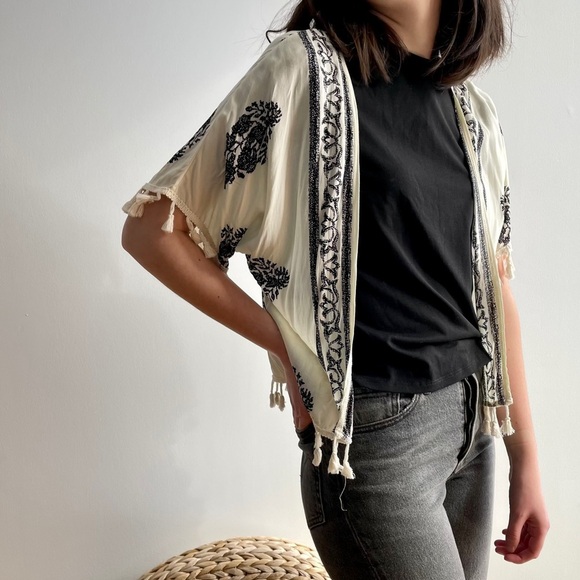 ROMWE Leaf Print Tassel Hem Kimono - Picture 3 of 12